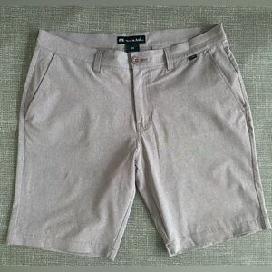 TravisMathew Men’s Performance Shorts Size 34 Dusty Pink Stretch Golf Casual